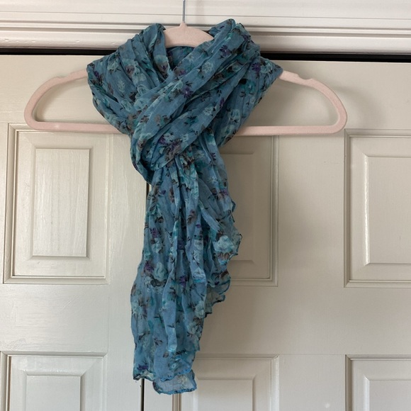 Blue Flowered Ruffled Flower Scarf - Picture 3 of 8